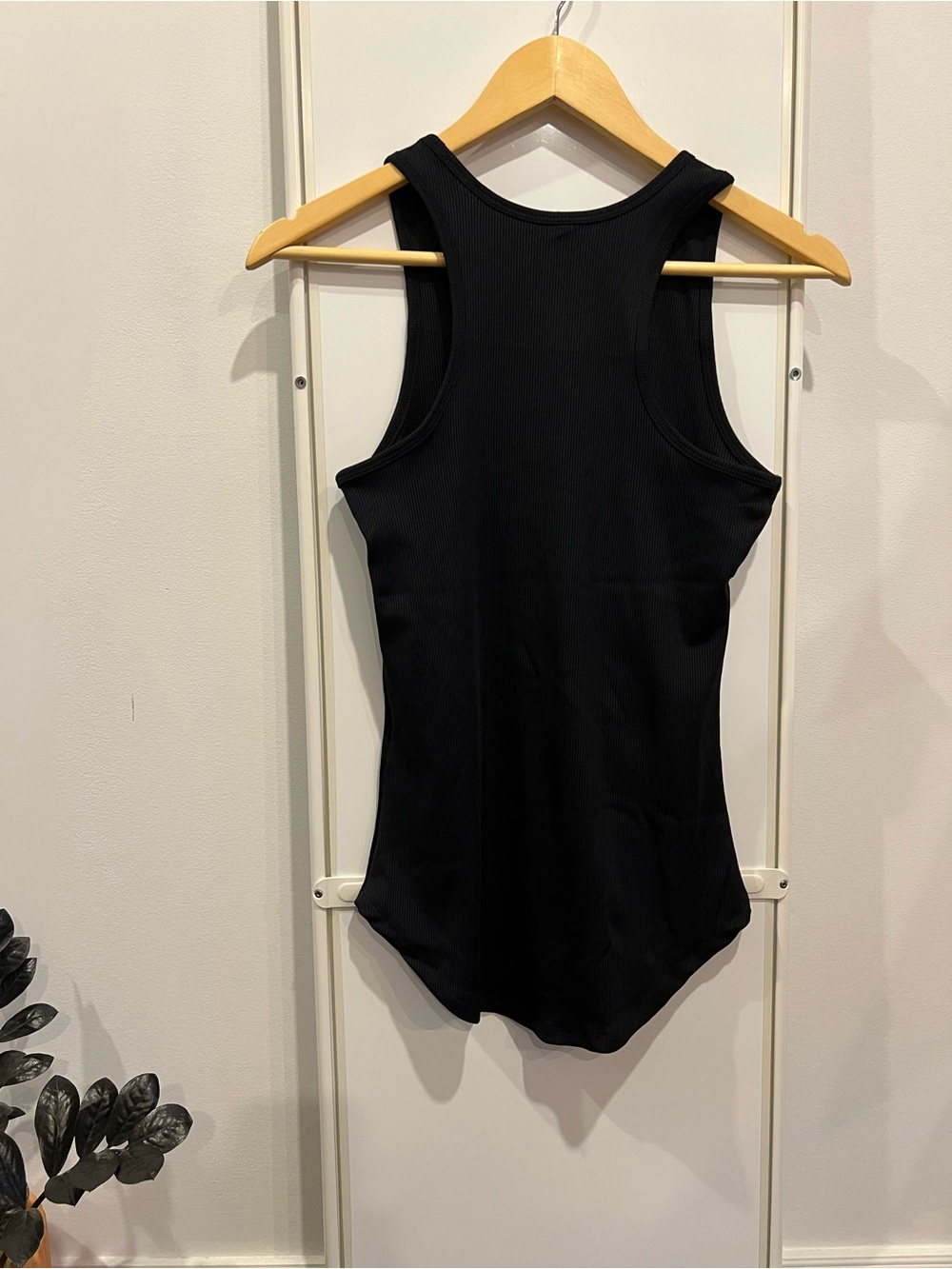 Under Armour Black Ribbed Tank NWT - Picture 2 of 4